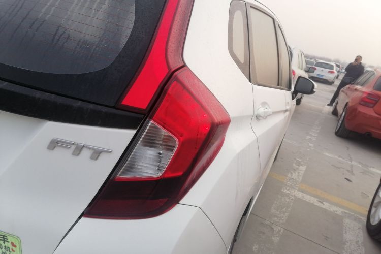 本田 飞度 2018款 1.5L CVT舒适天窗版车身外观6006