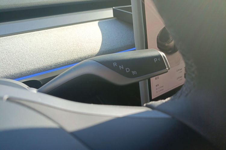 特斯拉 Model Y 2024款 后轮驱动版中控内饰18