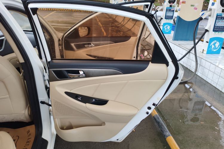 长安 逸动 2016款 1.6L 自动风尚型中控内饰45