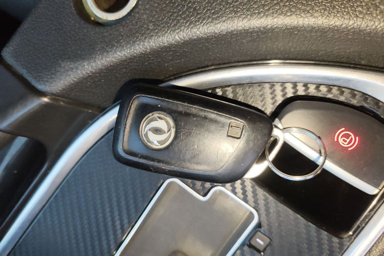 东风风神AX7 2015款 2.3L 自动智尊型中控内饰11