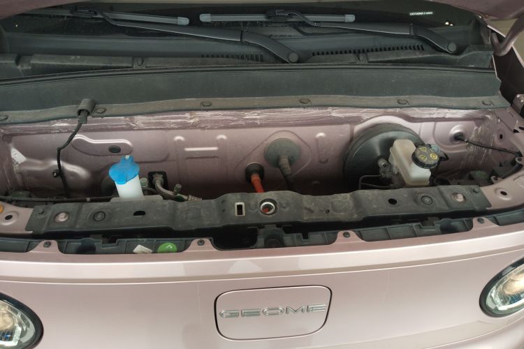 吉利银河 2024款 熊猫mini 200km 龙腾版机舱底盘24