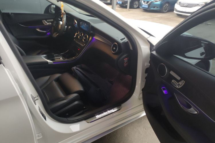 奔驰C级 2021款 C 260 L 运动版局部细节41