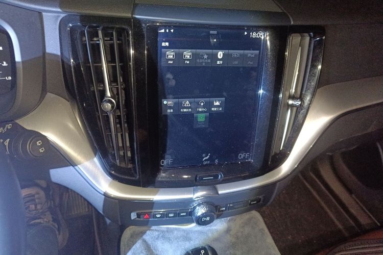 沃尔沃XC60 2019款 T5 四驱智逸版 国VI中控内饰16