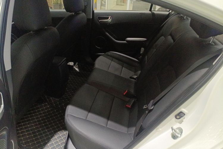 起亚K3 2015款 1.6L 自动GLS中控内饰21