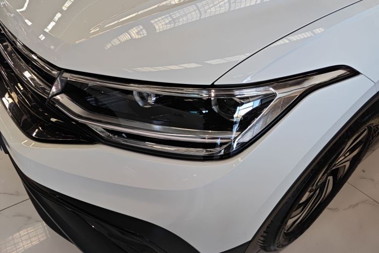 大众 途观L 2025款 出众款 300TSI 自动两驱龙腾版局部细节36