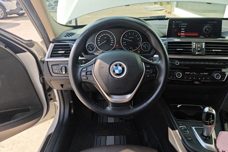 宝马3系 2019款 320Li 时尚型中控内饰13