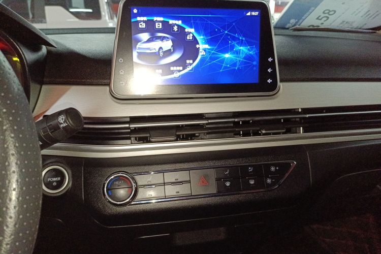 大运 悦虎 2022款 30.66kWh 两驱标准版中控内饰16