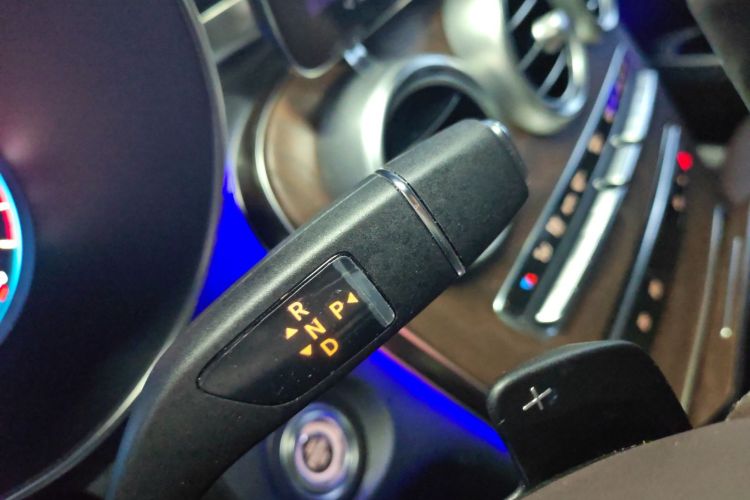 奔驰GLC 2022款 改款二 GLC 260 L 4MATIC 豪华型局部细节18