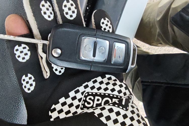 奔腾B30 2016款 1.6L 自动尊享型中控内饰11