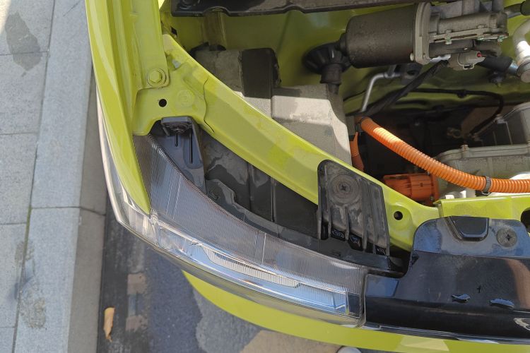 五菱汽车 宏光MINIEV 2022款 GAMEBOY 200km 玩咖款 磷酸铁锂局部细节9006