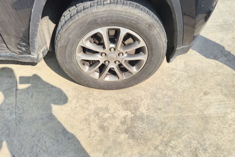 Jeep 大切诺基(进口) 2014款 3.6L 精英导航版车身外观6007