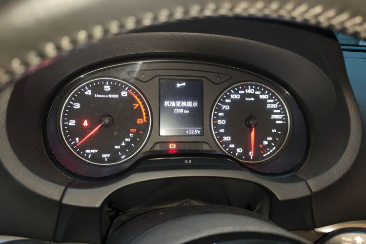 奥迪A3 2016款 Sportback 35 TFSI 进取型中控内饰14