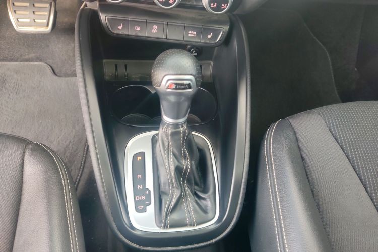 奥迪A1 2016款 30 TFSI Sportback S Line运动版中控内饰18