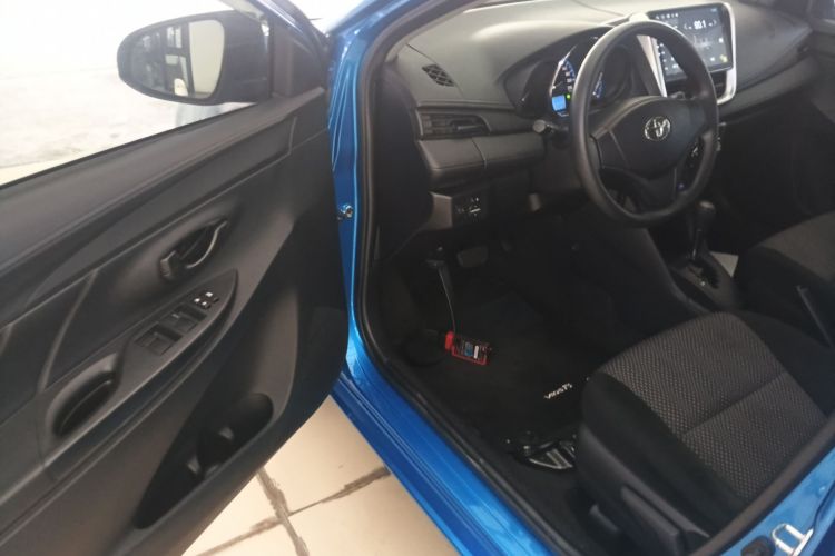 丰田 威驰FS 2017款 1.5L CVT锋驰版中控内饰7003