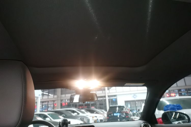 奔驰A级 2022款 改款 A 200 L 运动轿车时尚型中控内饰22