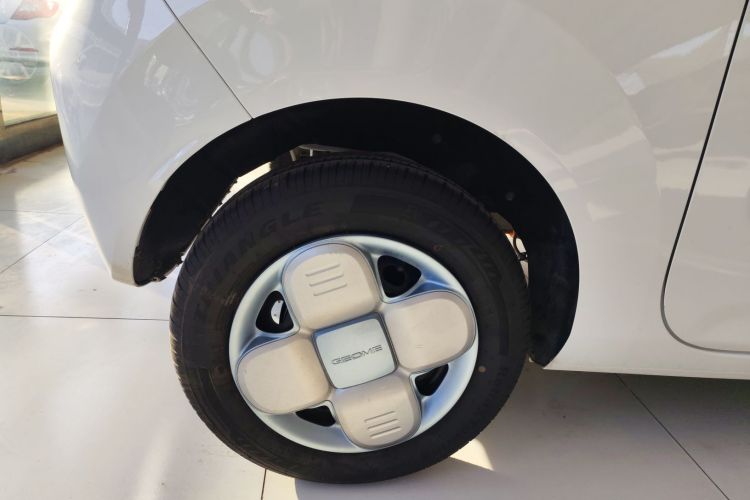 吉利银河 2024款 熊猫mini 200km 耐力熊车身外观6008