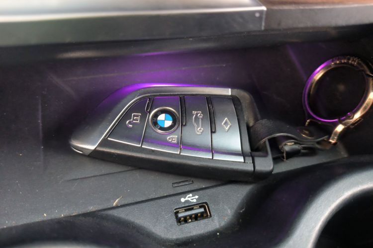 宝马5系 2022款 改款 530Li 领先型 豪华套装中控内饰11