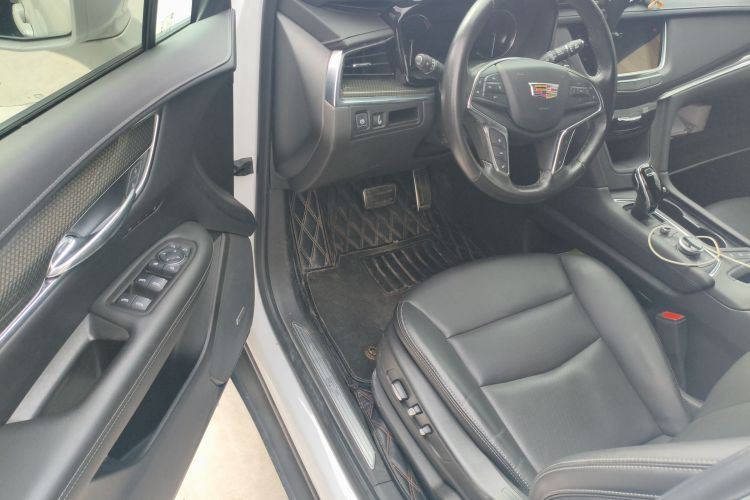 凯迪拉克XT5 2022款 2.0T 四驱豪华型（蜂鸟版）中控内饰7003