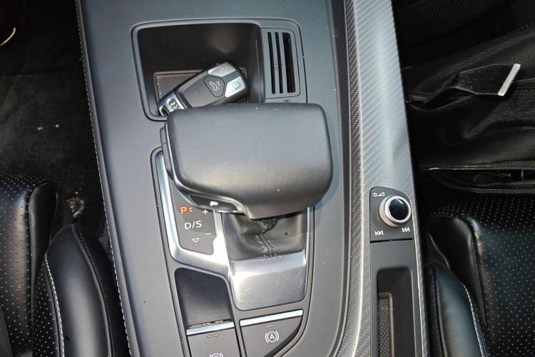 奥迪A4L 2022款 40 TFSI 豪华动感型局部细节18