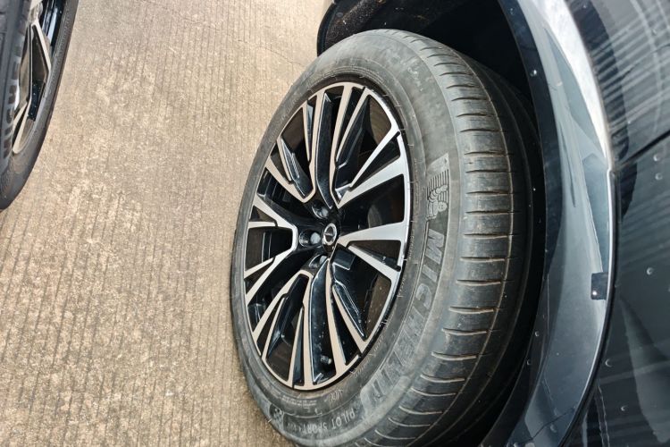 沃尔沃XC90新能源 2024款 T8 智尊豪华版 7座车身外观6008