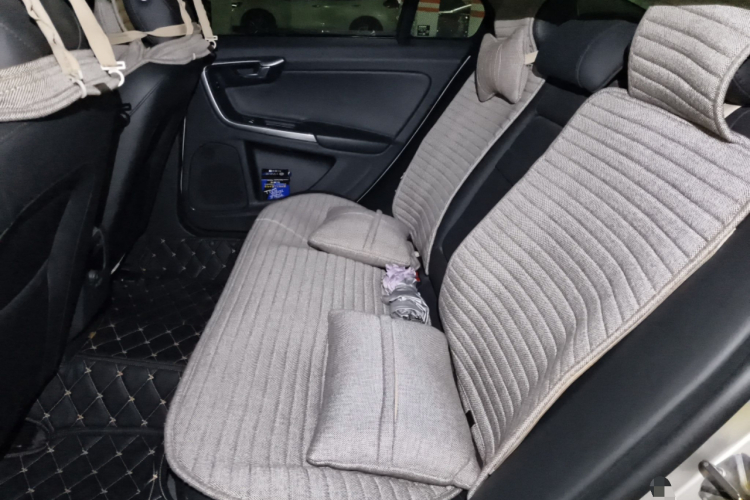 沃尔沃S60 2017款 S60L T3 智进版中控内饰21