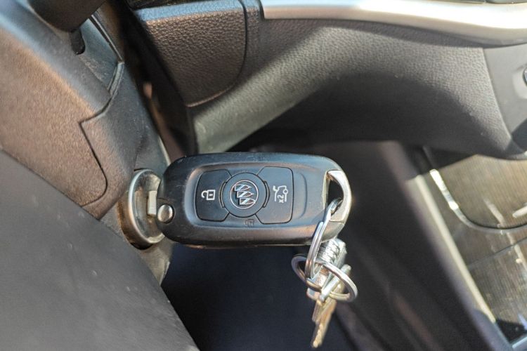 别克 威朗 2017款 三厢 20T 双离合领先型中控内饰11