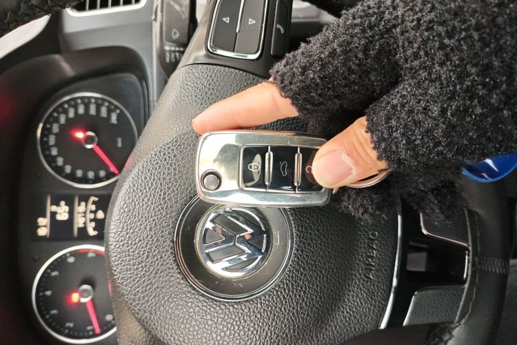 大众 朗行 2013款 1.4TSI 手动豪华型中控内饰11