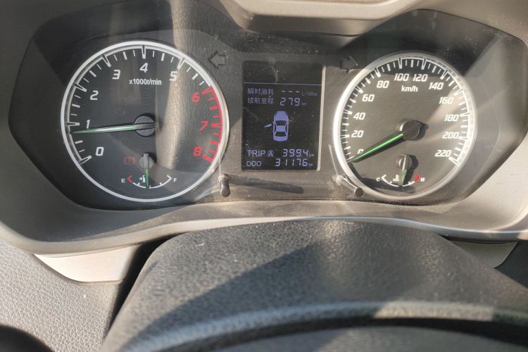 海马M3 2016款 1.5L 手动时尚型中控内饰15