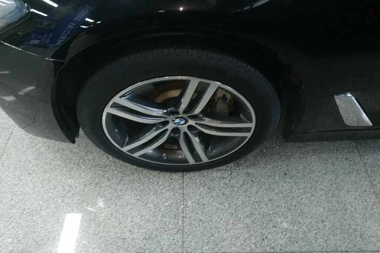 宝马5系 2023款 530Li 领先型 豪华套装车身外观6007