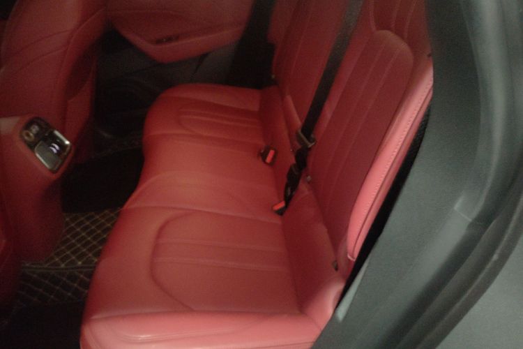 玛莎拉蒂 Levante 2022款 3.0T Modena中控内饰21