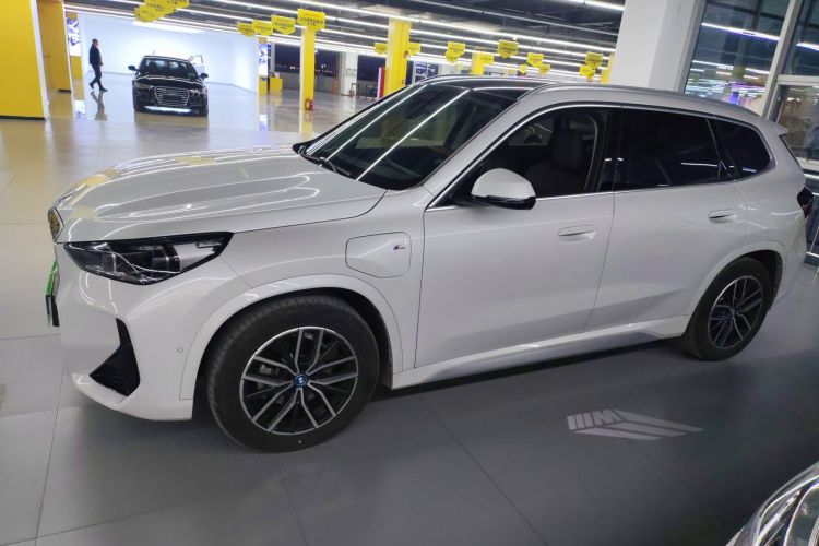 宝马iX1 2025款 eDrive25L M运动套装车身外观6003