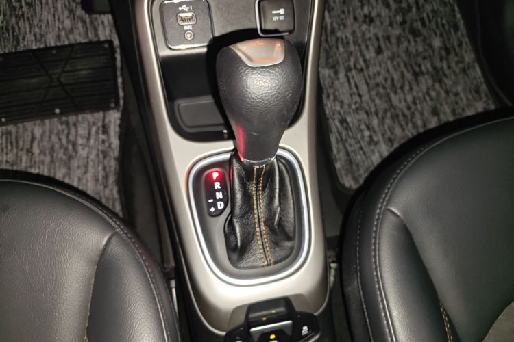 Jeep 指南者 2019款 220T 自动悦享版局部细节18