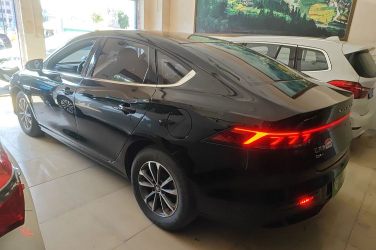 比亚迪 秦PLUS 2023款 冠军版 DM-i 55KM领先型车身外观6003