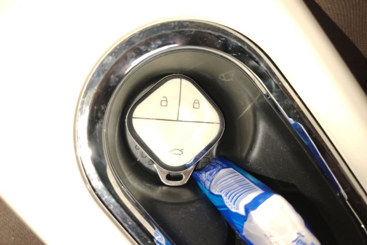 五菱汽车 五菱缤果 2023款 333km 悦享+款中控内饰7001