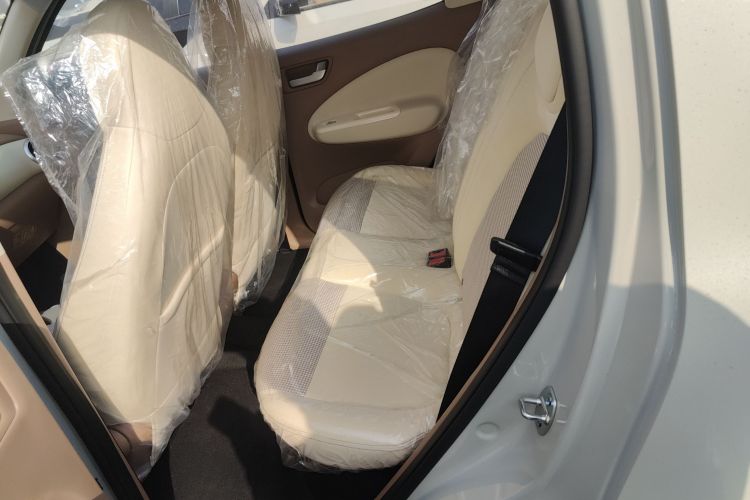 五菱汽车 宏光MINIEV 2025款 四门版 进阶款中控内饰7004