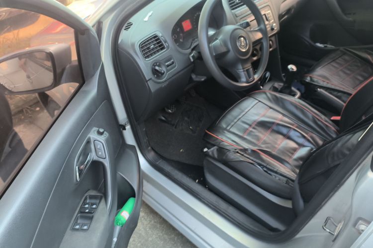 大众 Polo 2011款 1.4L 手动致乐版中控内饰20