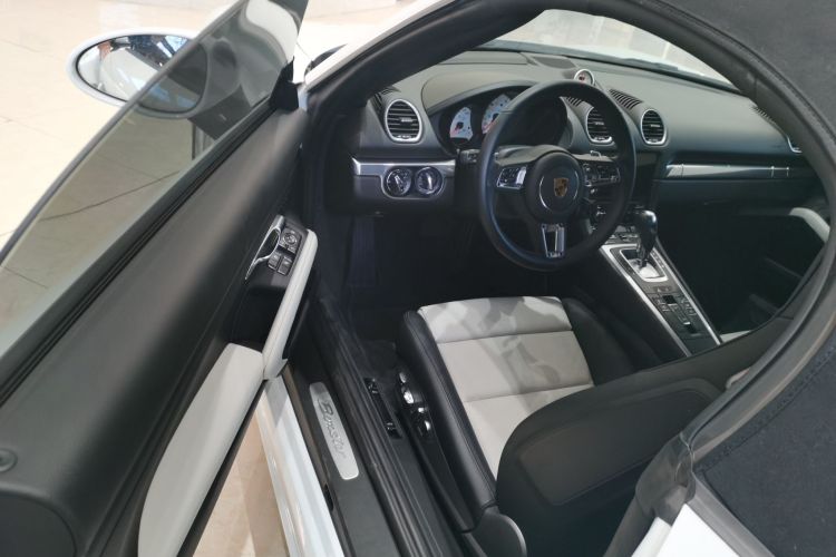 保时捷718 2022款 Boxster T 2.0T中控内饰7003