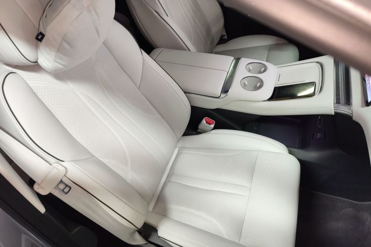 小鹏X9 2025款 740超长续航 Max局部细节41