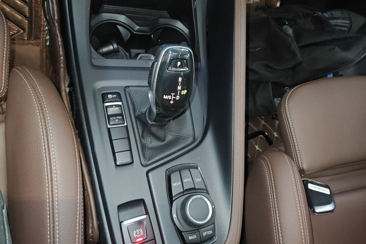 宝马X1 2020款 sDrive20Li 时尚型中控内饰18