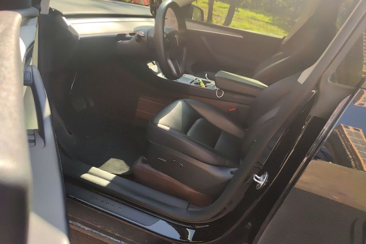 特斯拉 Model Y 2023款 后轮驱动版中控内饰7003