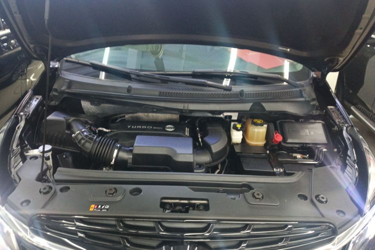 别克GL8 2021款 陆上公务舱 652T 豪华型机舱底盘24