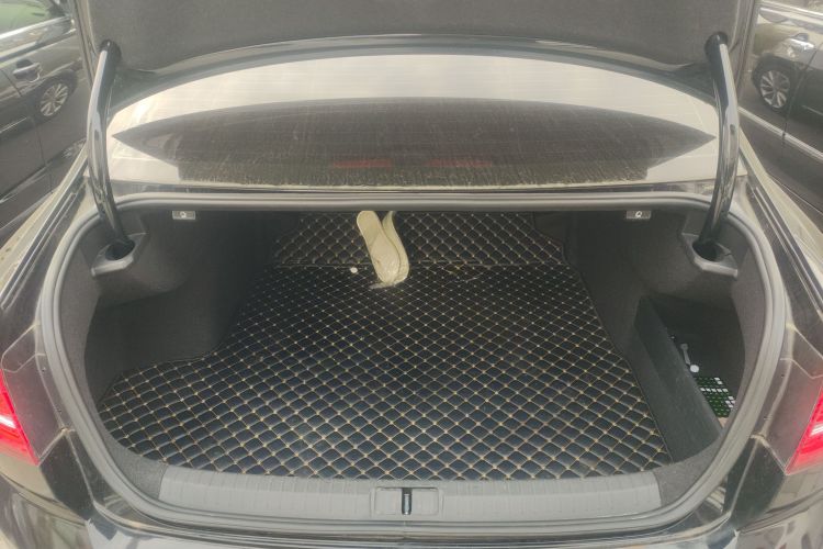 大众 迈腾 2019款 330TSI DSG 领先型 国VI机舱底盘23