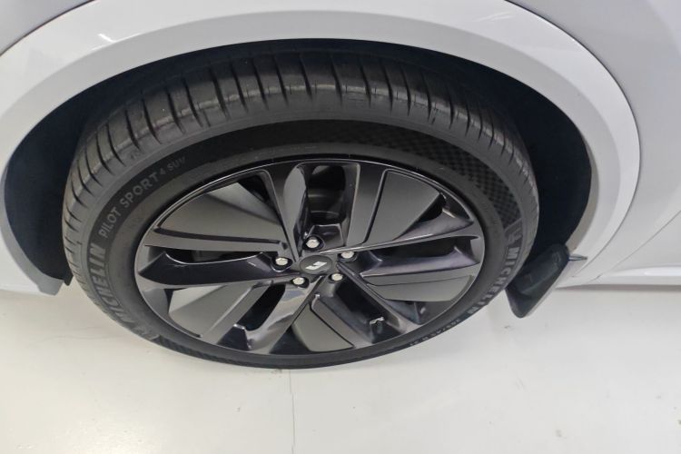 理想汽车 理想L8 2023款 Pro车身外观6007