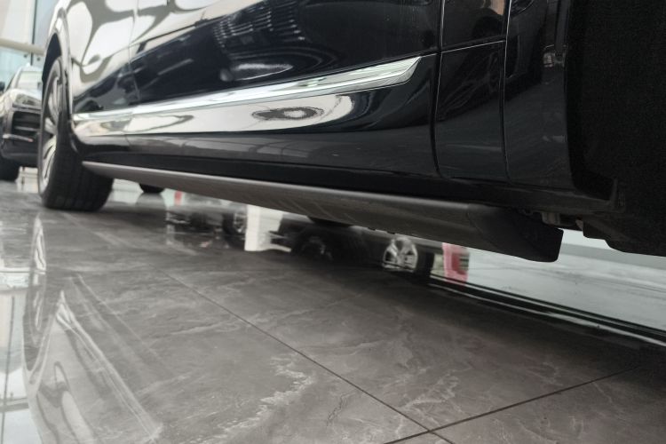 鸿蒙智行 问界M8 2025款 增程 Max+版 53.4kWh 6座版局部细节9001