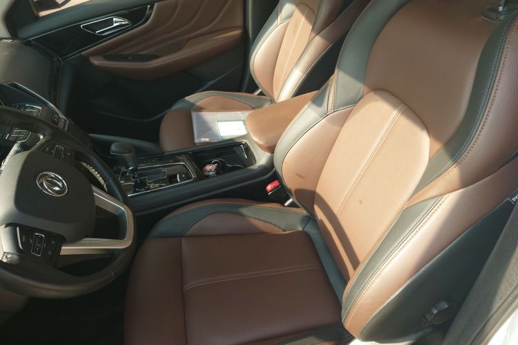 东风风神AX7 2018款 经典 1.6T 自动豪华型中控内饰19