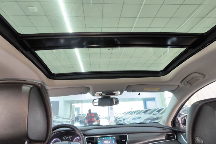 别克 君越 2018款 20T 精英型局部细节22