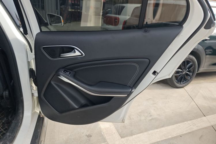 奔驰GLA 2017款 GLA 200 时尚型中控内饰7006