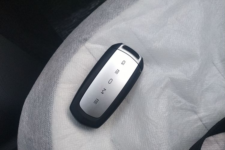 吉利银河 2025款 210km 熊猫卡丁中控内饰7001