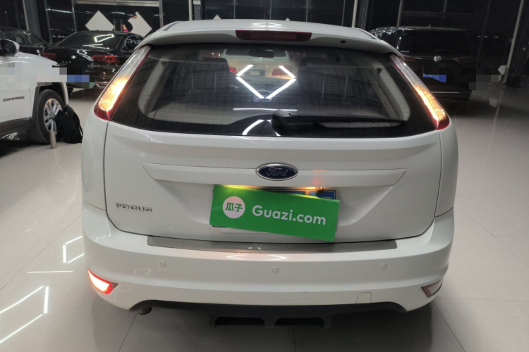 福特 福克斯 2013款 两厢经典 1.8L 自动时尚型车身外观6