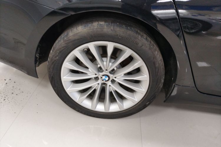 宝马5系 2020款 530Li 领先型 豪华套装车身外观6005